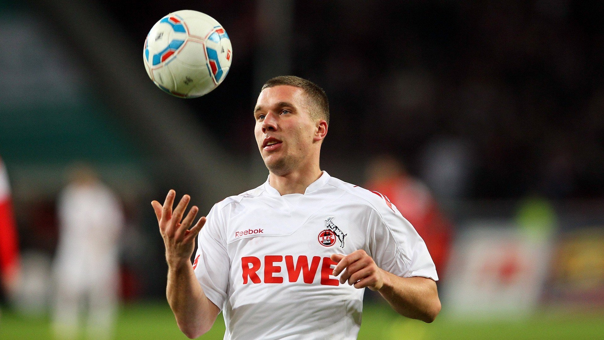 Jiuyou Sports-青年运动员的崛起：迎来新一轮拼搏热潮，青年田径运动员